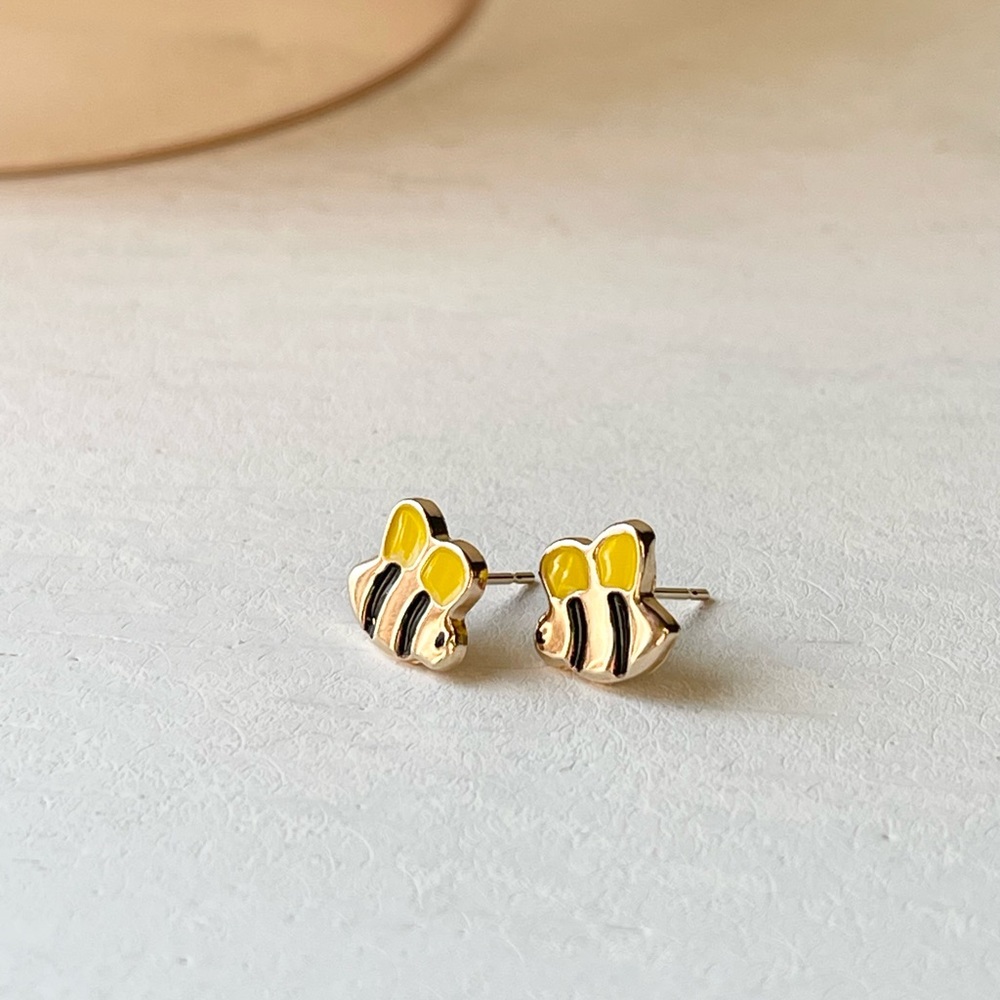 Adorable 14k Yellow Gold and Enamel Bumble Bee Stud Earrings